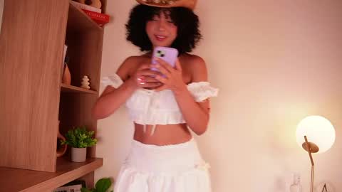 Snapshot of oshun_25 chatting on 04/06/26, 11:55 Oshun online show from 04/06/26, 11:55