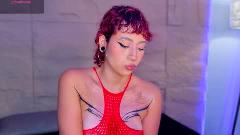 Snapshot of osiriss_ chatting on 04/30/26, 10:03 Osiriss online show from 04/30/26, 10:03