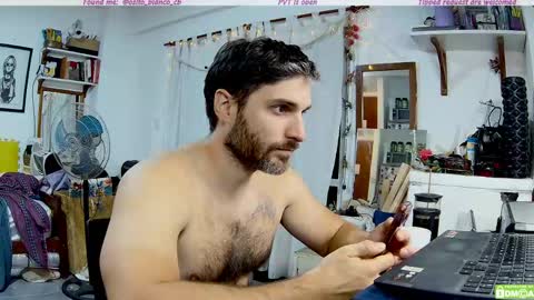 Snapshot of osito_blanco chatting on 04/29/26, 10:05 Osito Blanco online show from 04/29/26, 10:05