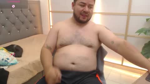 Snapshot of oso_gael chatting on 03/25/26, 12:55 Bear Gael online show from 03/25/26, 12:55