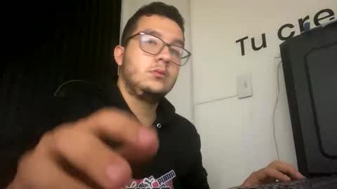 Snapshot of osomalicioso chatting on 10/01/25, 07:58 juan online show from 10/01/25, 07:58