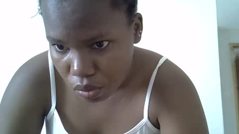 osoprettyebony online show from 09/30/25, 11:26