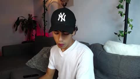 ostin 18hot online show from 12/14/24, 01:28