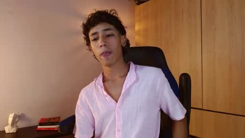 Snapshot of ostin_18hot chatting on 01/14/25, 02:19 ostin 18hot online show from 01/14/25, 02:19