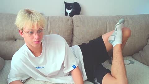 Snapshot of ostin_meoww chatting on 12/08/24, 08:20 Ostin online show from 12/08/24, 08:20