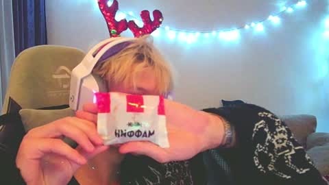 Snapshot of ostin_meoww chatting on 12/10/24, 05:33 Ostin online show from 12/10/24, 05:33