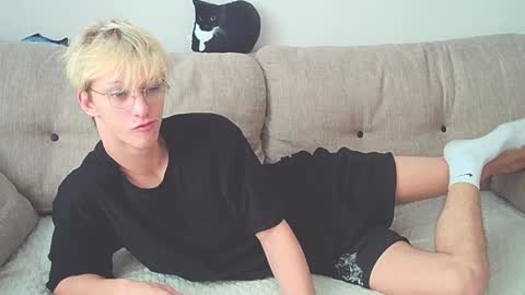 Snapshot of ostin_meoww chatting on 12/26/24, 07:56 Ostin online show from 12/26/24, 07:56