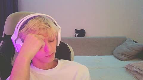 Snapshot of ostin_meoww chatting on 12/26/24, 03:20 Ostin online show from 12/26/24, 03:20