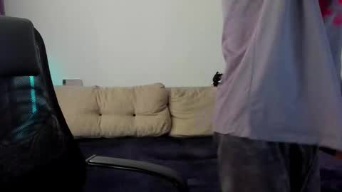 Snapshot of ostin_meoww chatting on 01/18/26, 09:24 Ostin online show from 01/18/26, 09:24