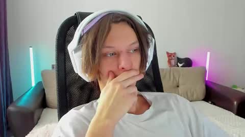 Snapshot of ostin_meoww chatting on 02/01/26, 07:40 Ostin online show from 02/01/26, 07:40