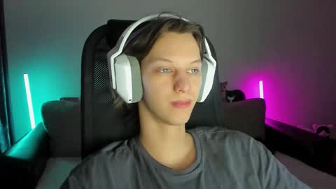 Snapshot of ostin_meoww chatting on 02/08/26, 01:14 Ostin online show from 02/08/26, 01:14