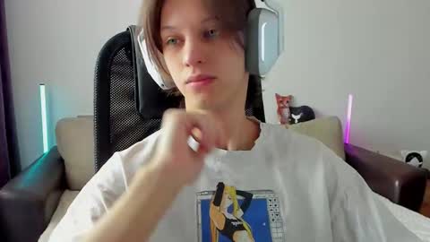 Snapshot of ostin_meoww chatting on 02/09/26, 04:49 Ostin online show from 02/09/26, 04:49