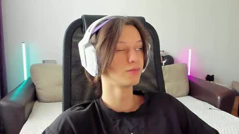 Snapshot of ostin_meoww chatting on 02/12/26, 04:40 Ostin online show from 02/12/26, 04:40