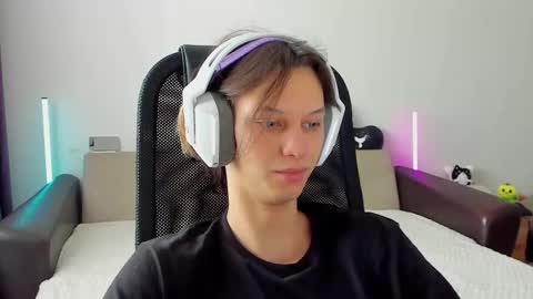 Snapshot of ostin_meoww chatting on 02/14/26, 07:38 Ostin online show from 02/14/26, 07:38