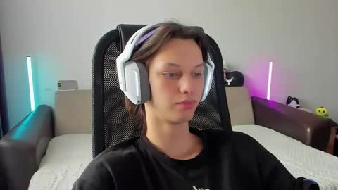 Snapshot of ostin_meoww chatting on 02/17/26, 08:55 Ostin online show from 02/17/26, 08:55