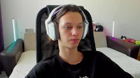 Snapshot of ostin_meoww chatting on 02/20/26, 05:15 Ostin online show from 02/20/26, 05:15