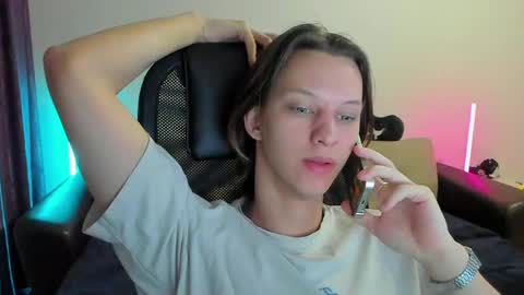 Snapshot of ostin_meoww chatting on 04/08/26, 04:18 Ostin online show from 04/08/26, 04:18