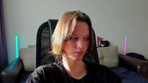 Snapshot of ostin_meoww chatting on 04/20/26, 11:46 Ostin online show from 04/20/26, 11:46