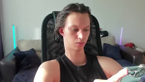 Snapshot of ostin_meoww chatting on 06/28/26, 12:33 Ostin online show from 06/28/26, 12:33