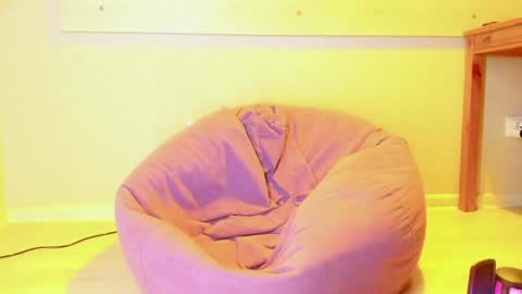 Snapshot of otishairy chatting on 12/14/24, 09:24 Otis online show from 12/14/24, 09:24