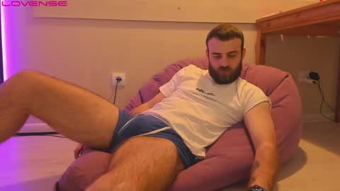 Snapshot of otishairy chatting on 02/06/25, 02:26 Otis online show from 02/06/25, 02:26