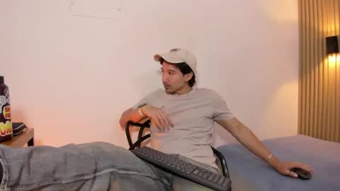 Snapshot of otto_andrew chatting on 03/30/26, 03:40 Otto Andrew online show from 03/30/26, 03:40