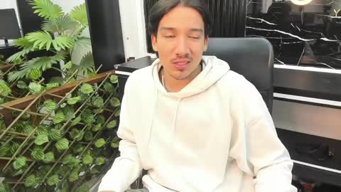 Snapshot of otto_andrew chatting on 04/10/26, 04:39 Otto Andrew online show from 04/10/26, 04:39