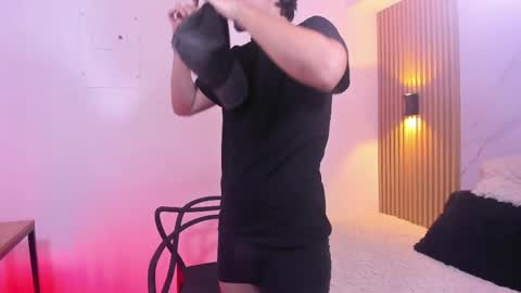 Snapshot of otto_andrew chatting on 04/17/26, 07:55 Otto Andrew online show from 04/17/26, 07:55