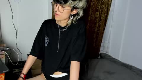 Otto 3 online show from 12/27/24, 09:22