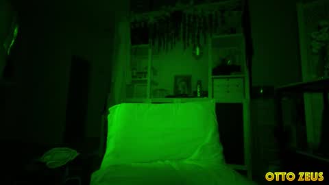 Otto Zeus online show from 10/26/25, 05:57