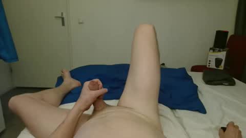 Snapshot of oudzktjong chatting on 11/08/25, 11:03 kars online show from 11/08/25, 11:03