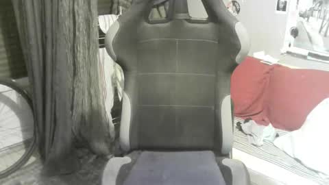 Snapshot of ouinnybis195625 chatting on 12/19/25, 08:49 ouinnybis195625 online show from 12/19/25, 08:49