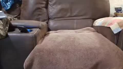 outdoorsmanmark71 online show from 12/21/25, 09:44