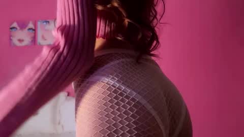 Snapshot of outerspace2000 chatting on 10/18/25, 05:03 outerspace2000 online show from 10/18/25, 05:03