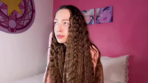 Snapshot of outerspace2000 chatting on 11/24/25, 12:32 outerspace2000 online show from 11/24/25, 12:32