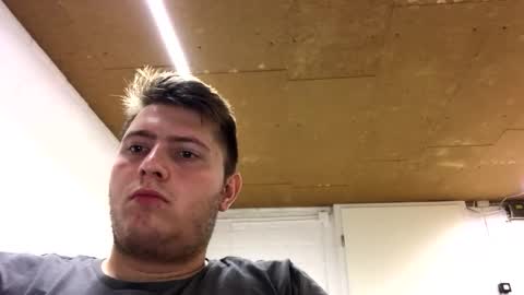 Snapshot of outflayd chatting on 11/07/25, 04:29 outflayd online show from 11/07/25, 04:29