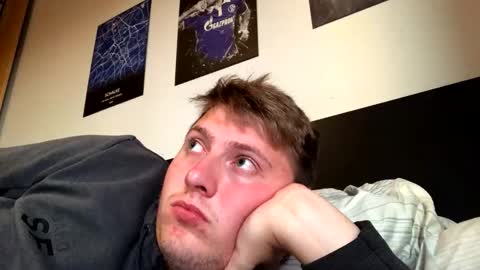 Snapshot of outflayd chatting on 11/09/25, 03:21 outflayd online show from 11/09/25, 03:21