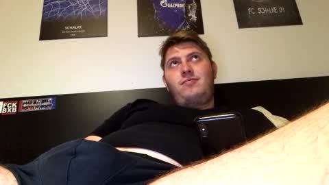 Snapshot of outflayd chatting on 11/15/25, 05:49 outflayd online show from 11/15/25, 05:49