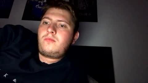 Snapshot of outflayd chatting on 11/16/25, 01:00 outflayd online show from 11/16/25, 01:00