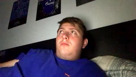 Snapshot of outflayd chatting on 11/28/25, 05:54 outflayd online show from 11/28/25, 05:54