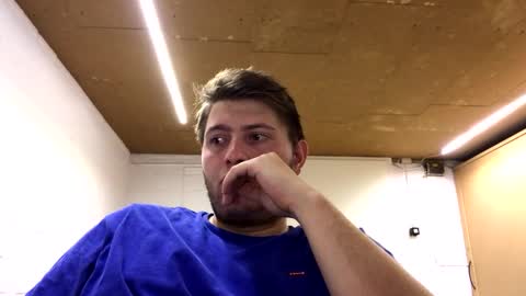 Snapshot of outflayd chatting on 12/13/25, 10:15 outflayd online show from 12/13/25, 10:15