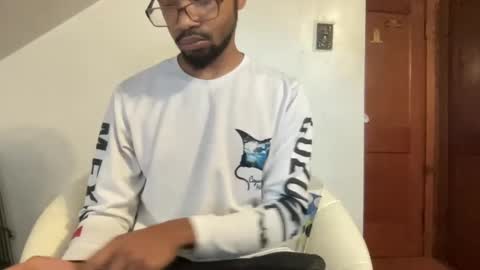 Snapshot of outofhisleague_ chatting on 09/16/25, 01:12 outofhisleague_ online show from 09/16/25, 01:12