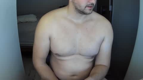 Snapshot of outside1991 chatting on 12/01/24, 05:35 outside1991 online show from 12/01/24, 05:35