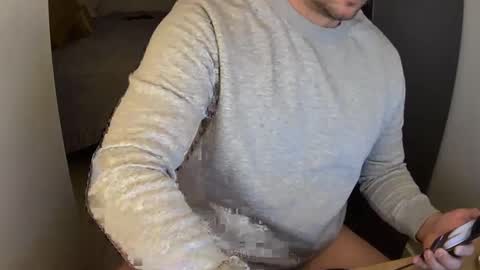 Snapshot of outside1991 chatting on 12/08/24, 05:44 outside1991 online show from 12/08/24, 05:44