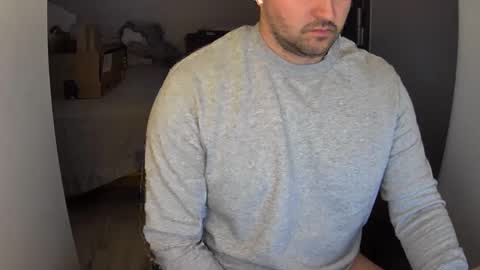 Snapshot of outside1991 chatting on 12/14/24, 09:02 outside1991 online show from 12/14/24, 09:02