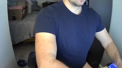 Snapshot of outside1991 chatting on 12/22/24, 06:59 outside1991 online show from 12/22/24, 06:59