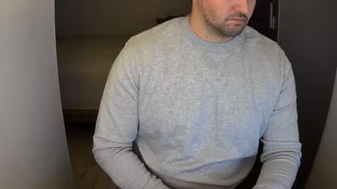 Snapshot of outside1991 chatting on 12/31/24, 12:11 outside1991 online show from 12/31/24, 12:11