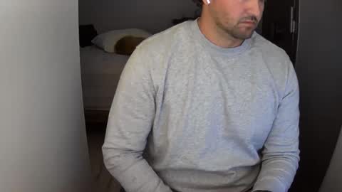 Snapshot of outside1991 chatting on 01/18/25, 10:28 outside1991 online show from 01/18/25, 10:28