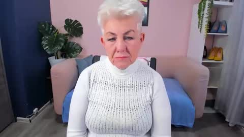 Snapshot of over50games chatting on 11/05/25, 08:25 Alla online show from 11/05/25, 08:25