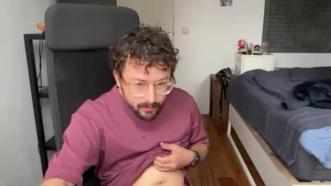 Snapshot of ovidius96 chatting on 10/03/25, 02:03 ovidius96 online show from 10/03/25, 02:03